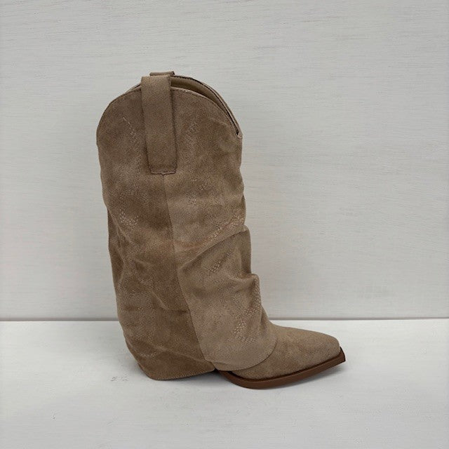 Suedine cowboylaarzen met flap khaki