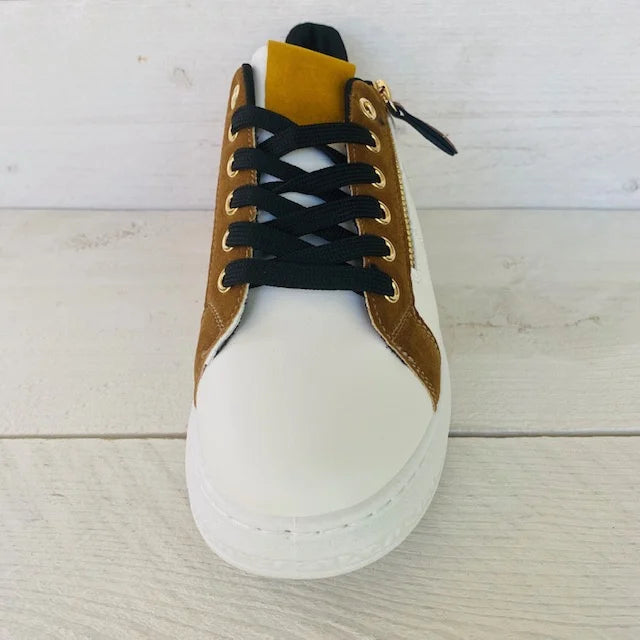 Sneakers beige