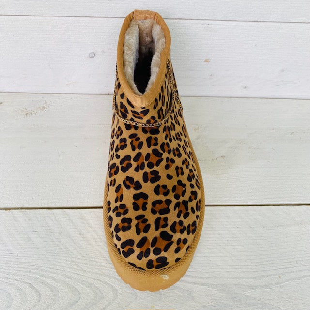 Uggies boots plateau leopard