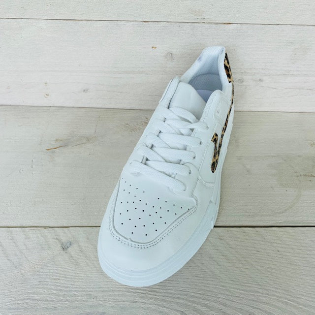Sneakers met leopardprint streep