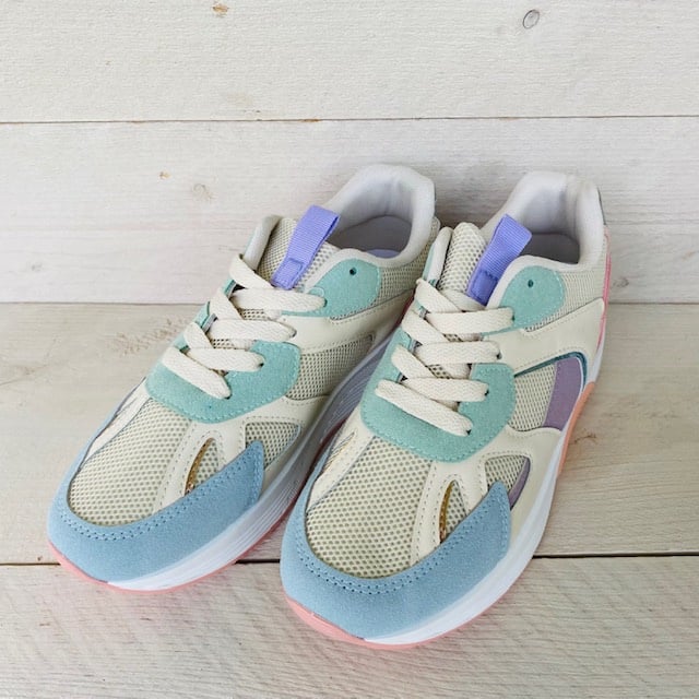 Gave colour sneakers mix
