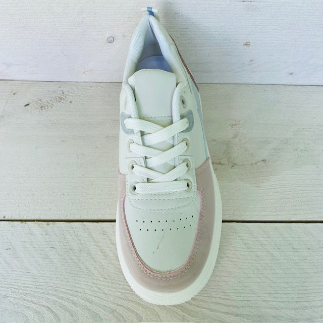 Trendy sneakers roze