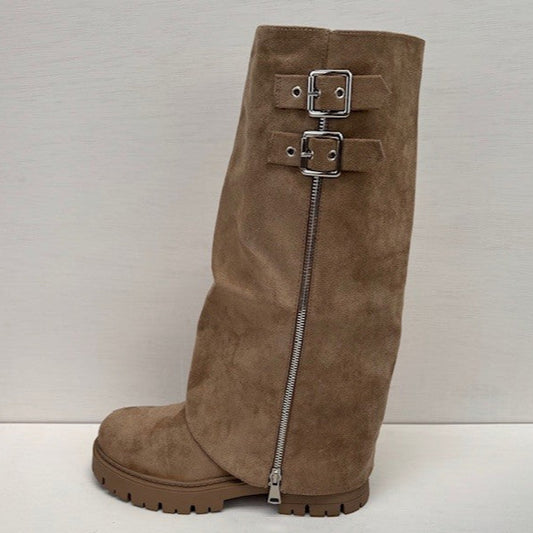 Suedine boots met flap en gespjes khaki
