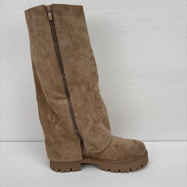 Suedine boots met flap en gespjes khaki