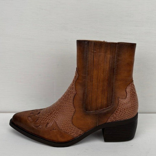 Laag cowboylaarsje met croco details camel