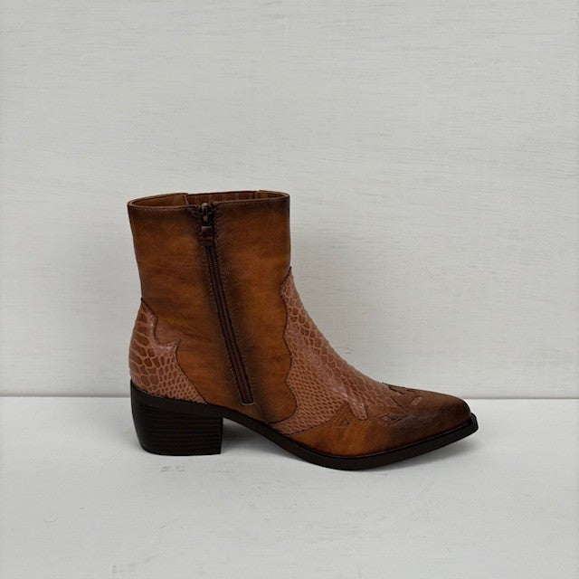 Laag cowboylaarsje met croco details camel