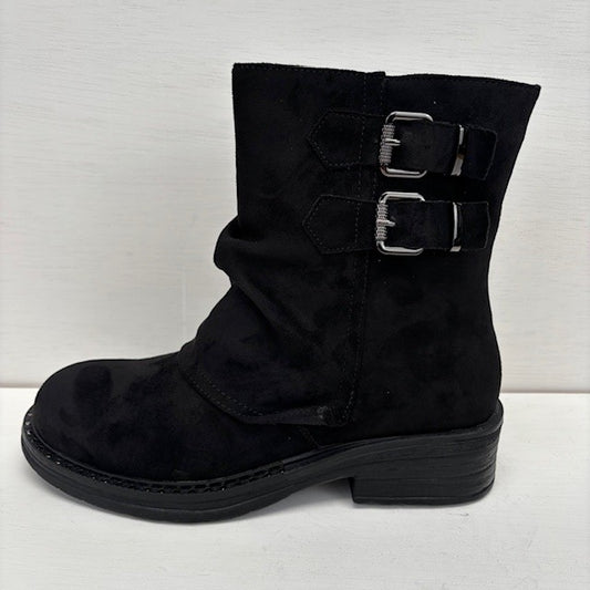 Zwarte boots met flap en gespjes