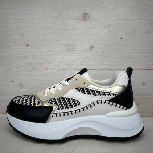 Sportieve sneakers met fraaie afwerking zwart