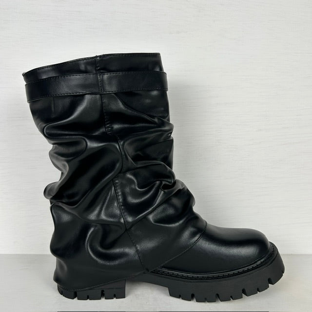 Slouchy boots met stoer design zwart