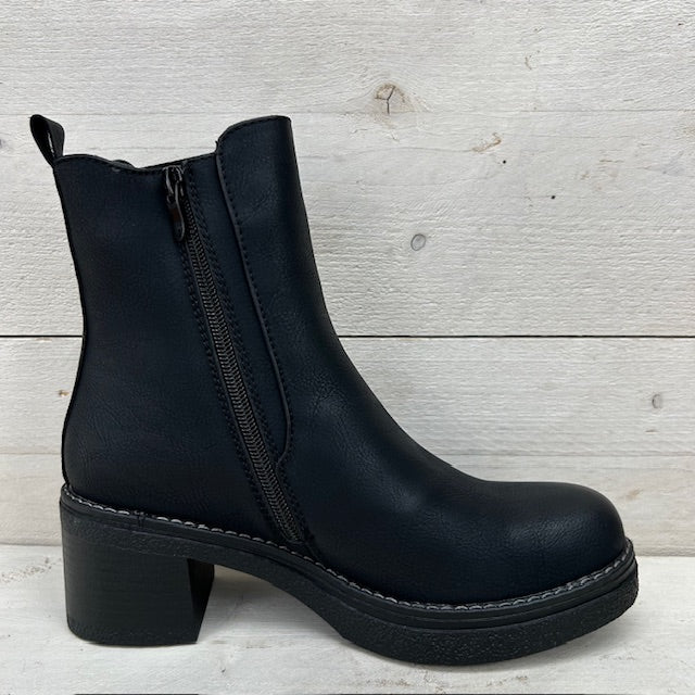 Stoere laarzen met stevige hak zwart
