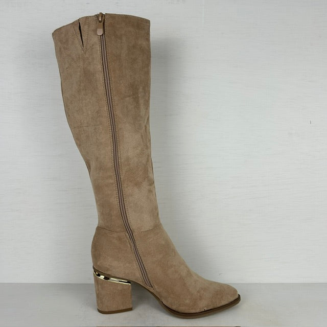 Hoge suèdine laarzen met elegante hak khaki