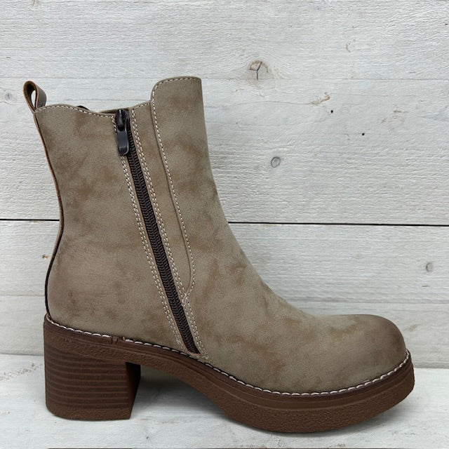 Stoere laarzen met stevige hak khaki