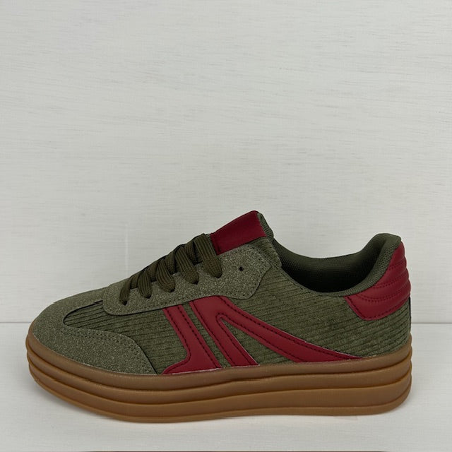 Retro sneakers met leuk design groen