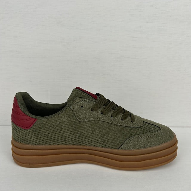 Retro sneakers met leuk design groen