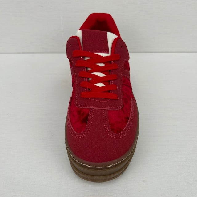 Retro sneakers met trendy design rood