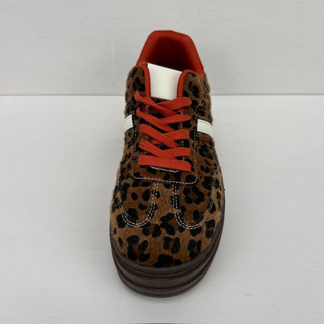 Retro sneakers met trendy design panter