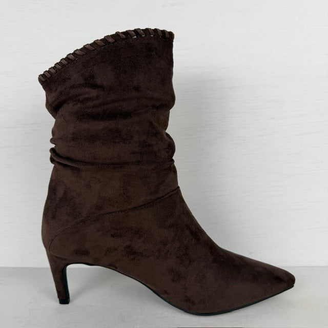 Slouchy laarsjes met naaldhakje en stiksel bruin