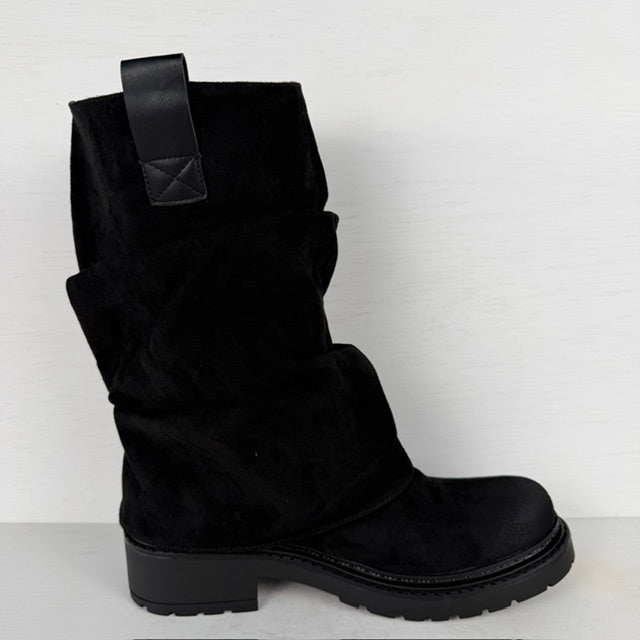 Suèdine boots met slouchy flap zwart