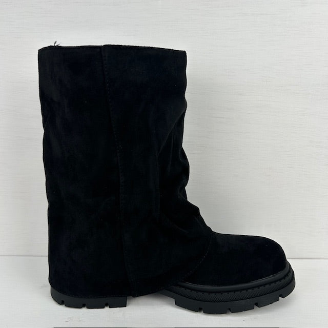 Suèdine boots met leuke flap zwart