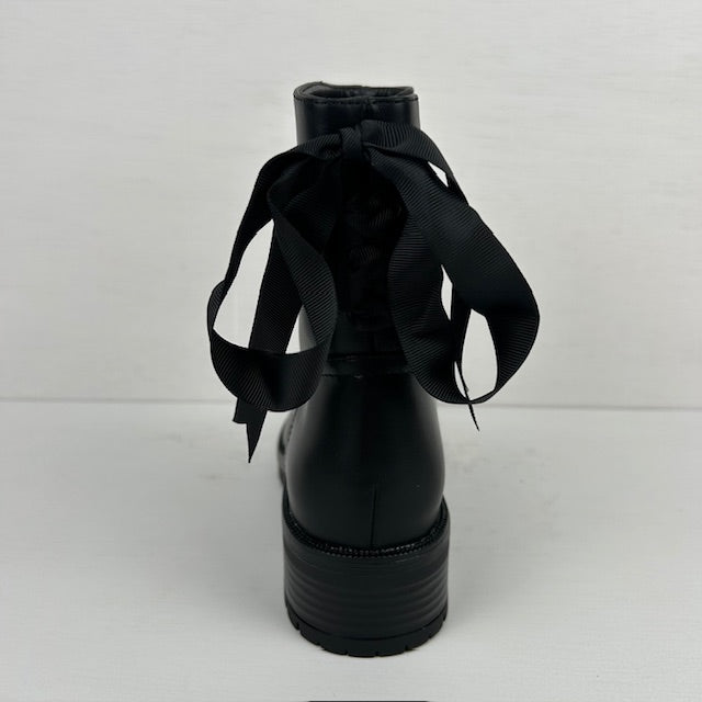 Leatherlook enkellaarsje met strik zwart