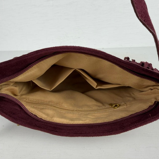 Suèdine schoudertasje met studs en franjes bordeaux rood