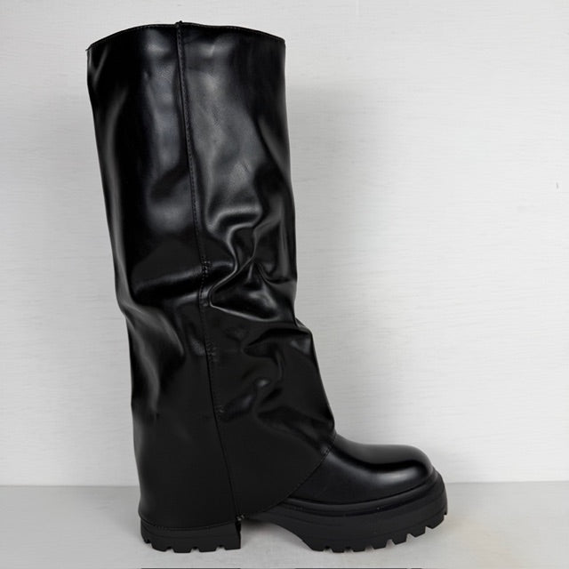 Hoge leatherlook laarzen met stoer design zwart