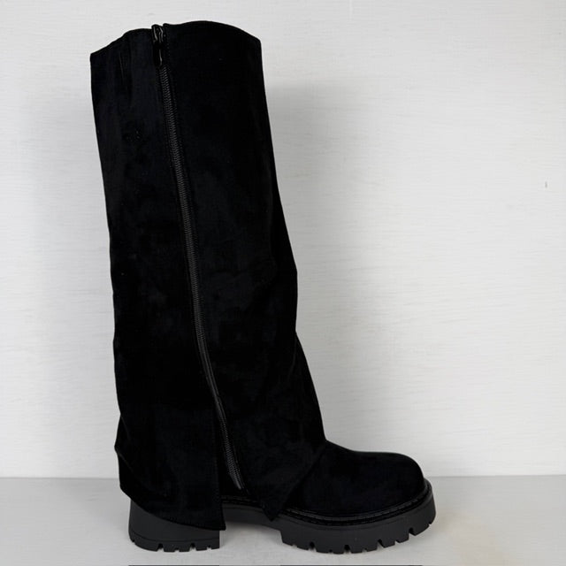 Hoge suèdine boots met flap zwart