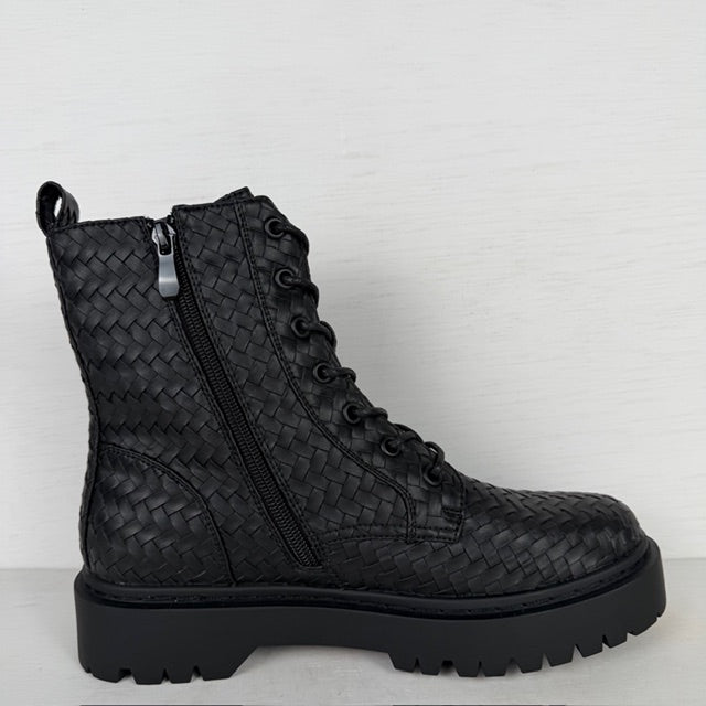 Leuke veterboots met gevlochten motief zwart