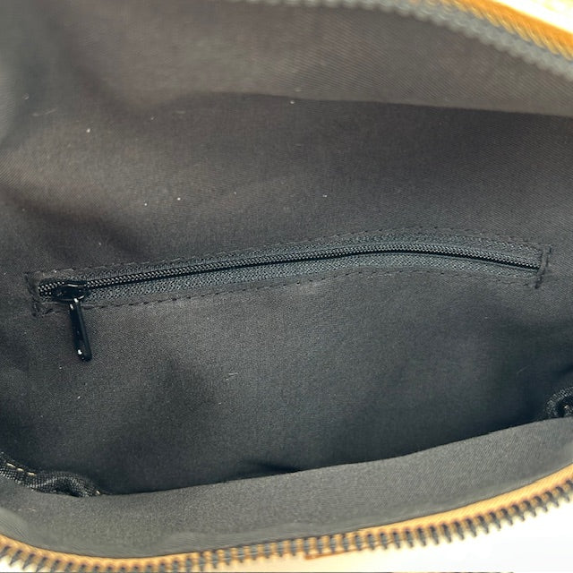 Metallic love crossbody champagne