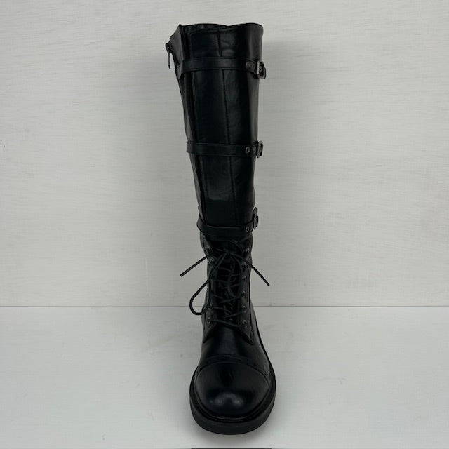 Hoge laarzen met stoere afwerking zwart