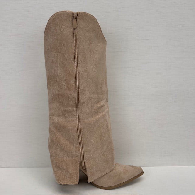 Hoge suèdine cowboylaarzen met flap beige