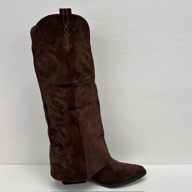 Hoge suèdine cowboylaarzen met sierlijke flap bruin