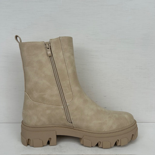Tijdloze leatherlook boots beige