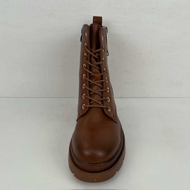 Leatherlook veterboots met sierritsjes camel
