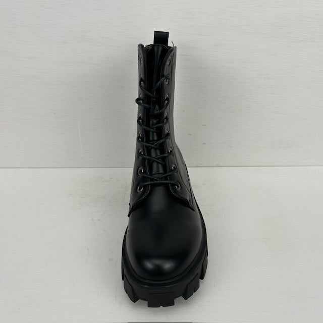 Gave veterboots met stoere zool zwart