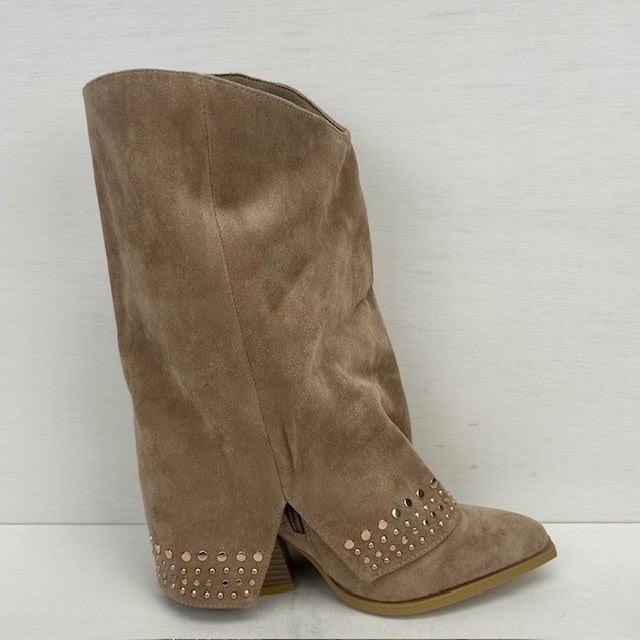 Trendy cowboylaars met sierlijke flap khaki