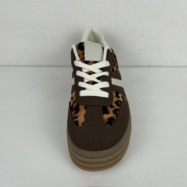 Gave retrosneakers met panterprint
