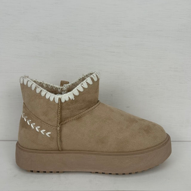 Uggies met leuk stiksel khaki