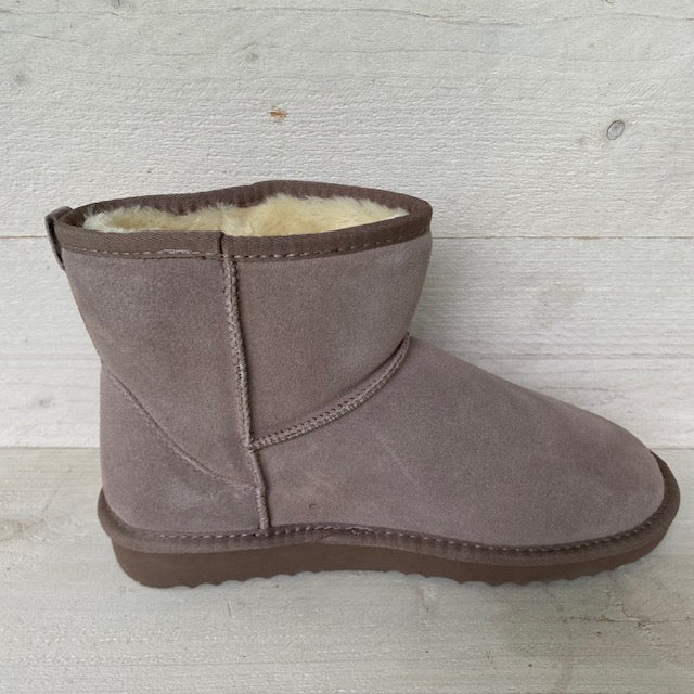 Real leather uggies tuape