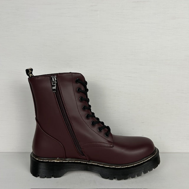 Veterboots met stoere zool wine