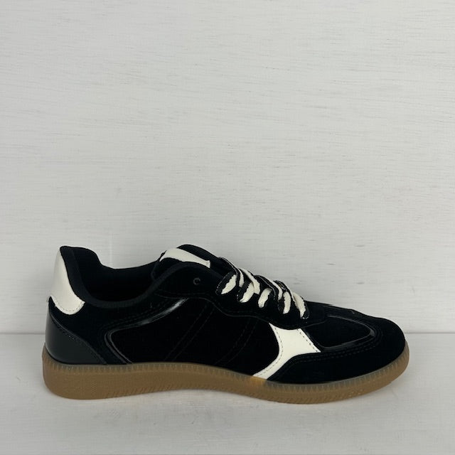 Retro sneakers met witte details zwart