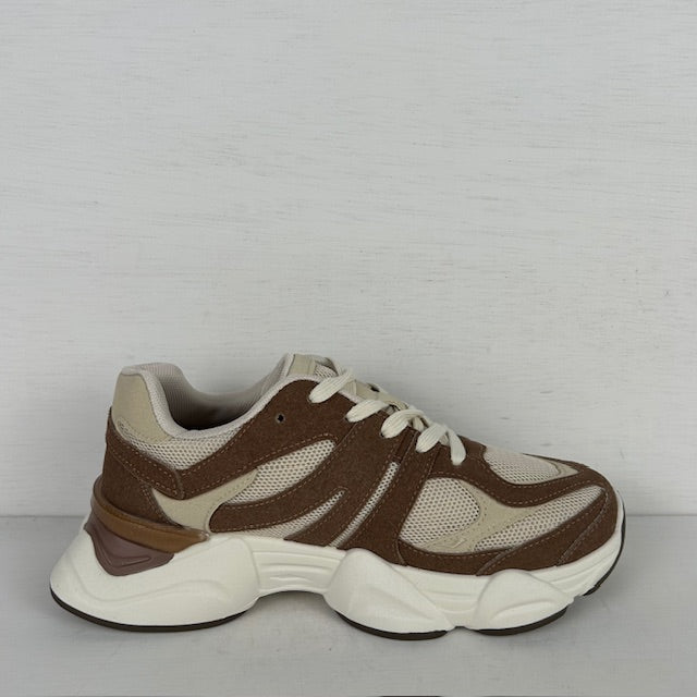Sneakers met stoere zool beige brown