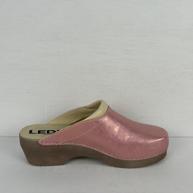 Medische klompen roze met bruine zool