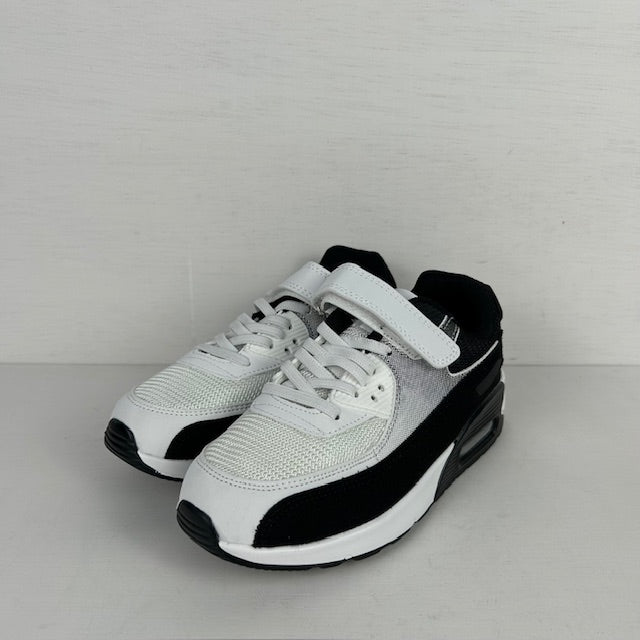 Kids gave air sneakers wit zwart (verkrijgbaar van maat 24 t/m maat 35)