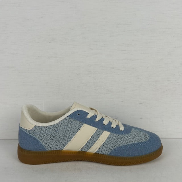 Leuke retro sneakers met trendy design blauw