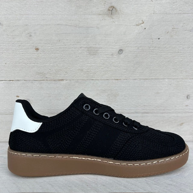 Lage sneakers met retrozool zwart