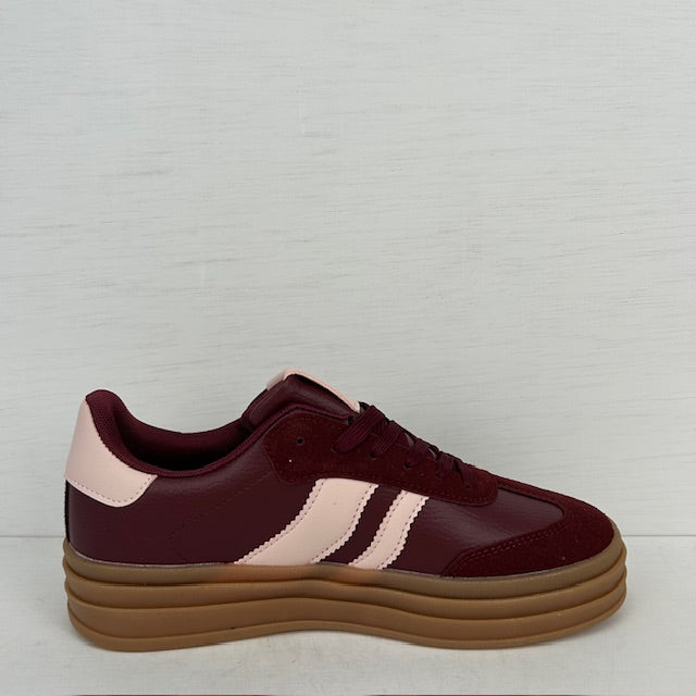Gave sneakers met retrozool rood