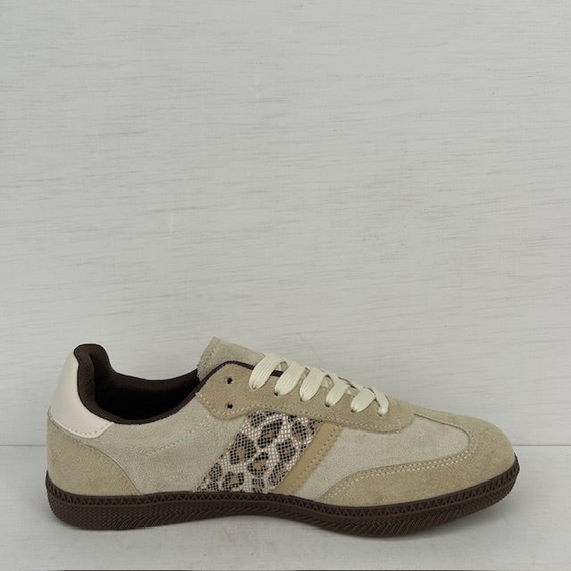 Leuke retro sneakers met lage zool sand