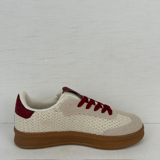 Trendy retro sneakers met gevlochten motief rood
