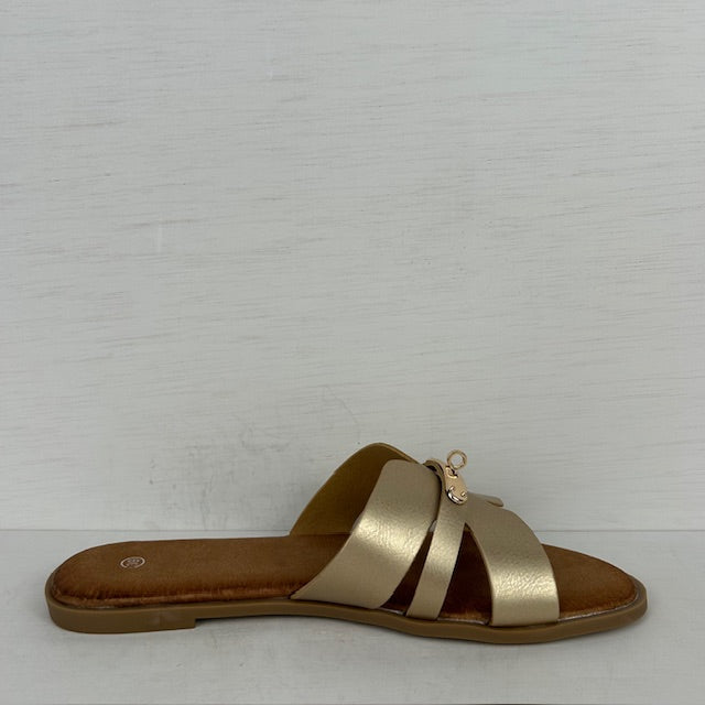 Leuke slippers met gouden detail goud